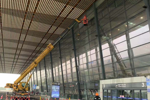 福建玻璃幕墙维护和保养